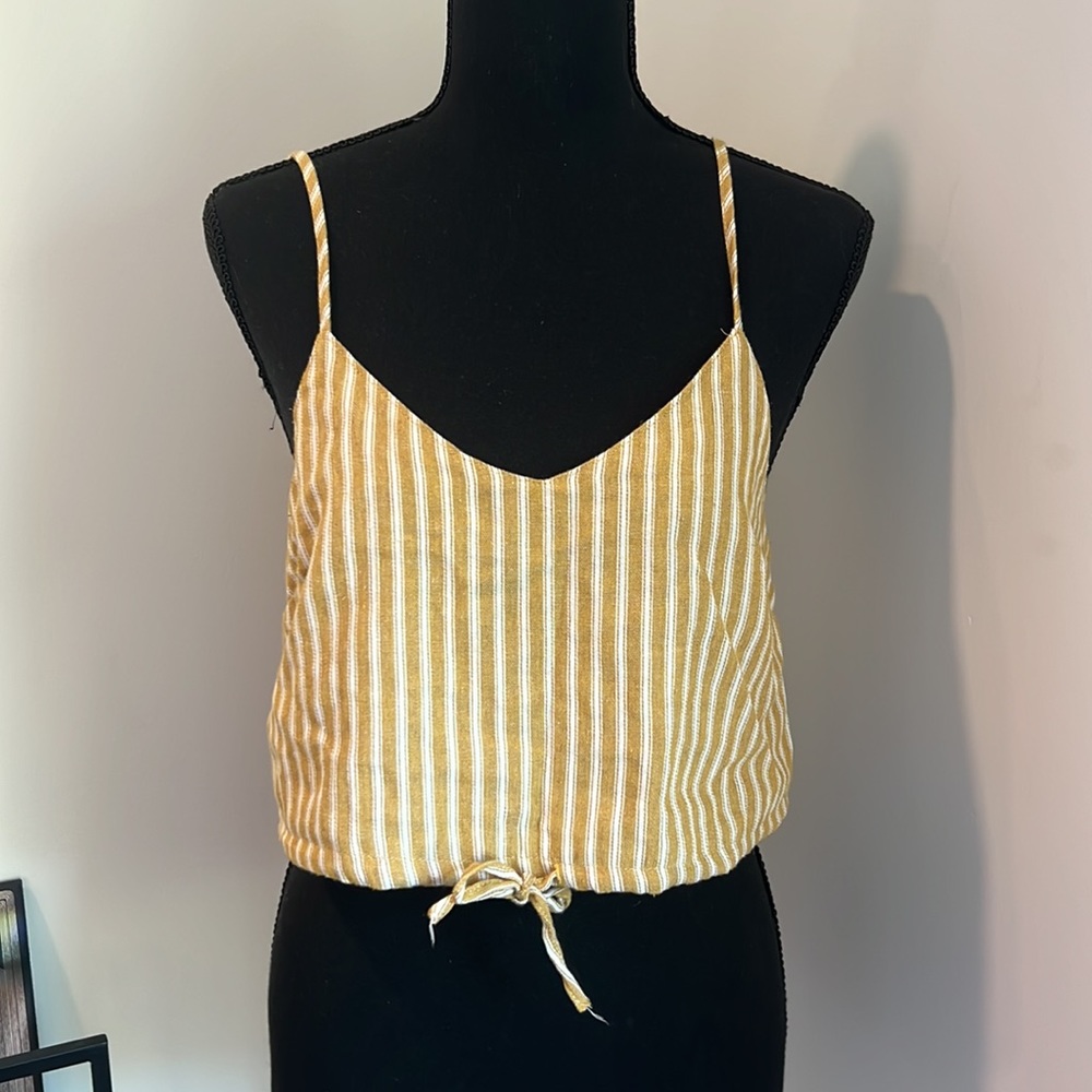 L.A. Hearts crop top size XS